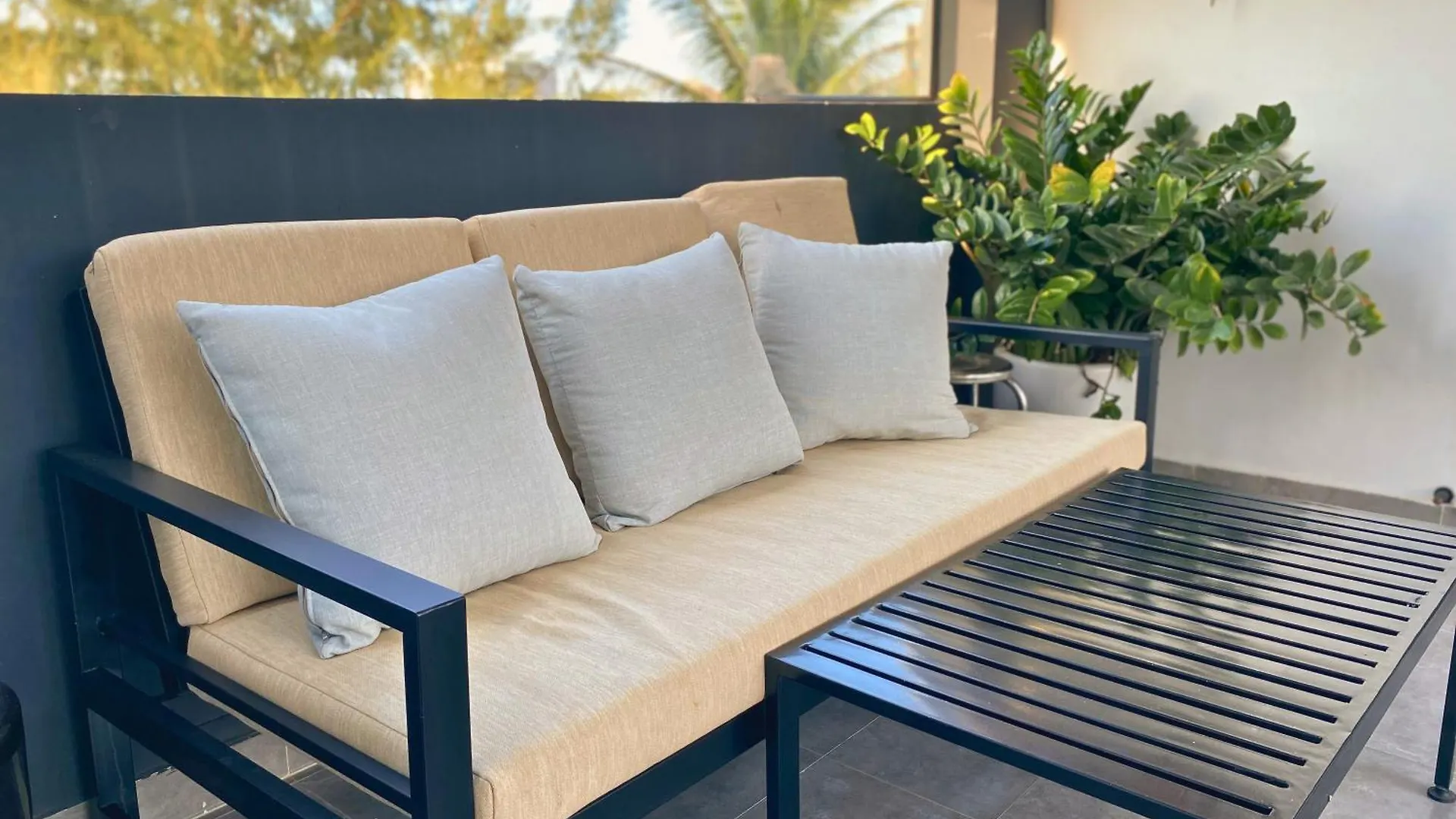 Tropical Retreat 4Brs Poor & Gym, Near Beach, Casino & Golf Da Nang Villa
