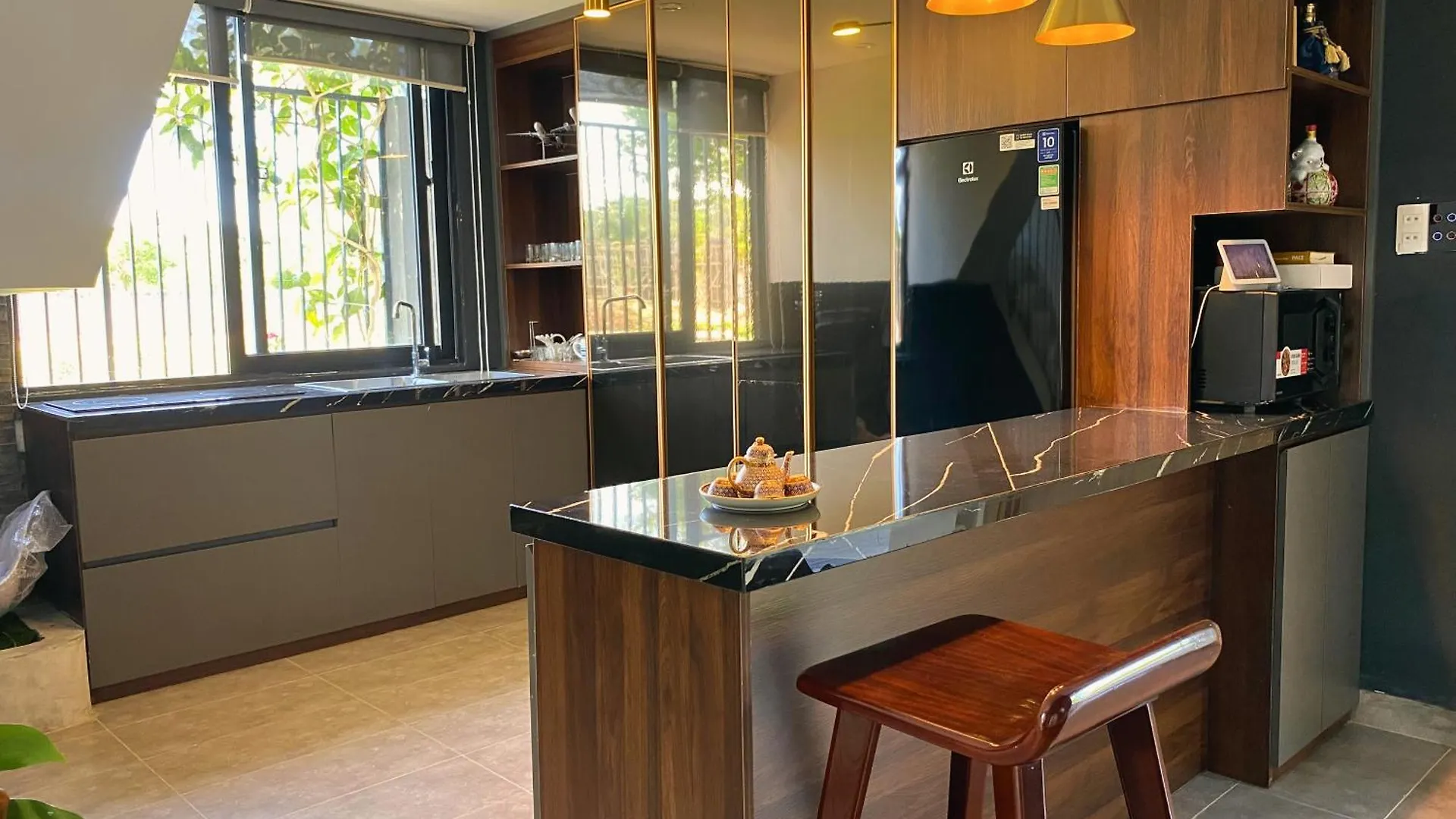 Tropical Retreat 4Brs Poor & Gym, Near Beach, Casino & Golf Da Nang Villa